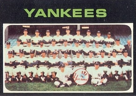 1971 Topps New York Yankees Team #543 Baseball Card