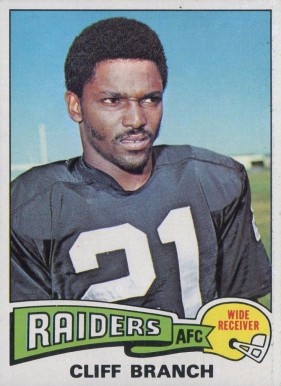 1975 Topps Cliff Branch #524 Football Card