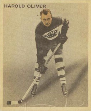 1933 World Wide Gum Ice Kings Harold Oliver #23 Hockey Card