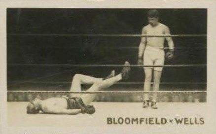 1923 The Rocket Famous Knock-Outs Bloomfield vs. Wells #2 Other Sports Card