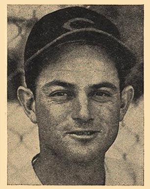 1940 Cincinnati Reds Team Issue Willard Hershberger #11 Baseball Card