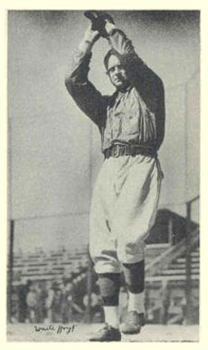 1936 National Chicle Fine Pens Waite Hoyt #67 Baseball Card