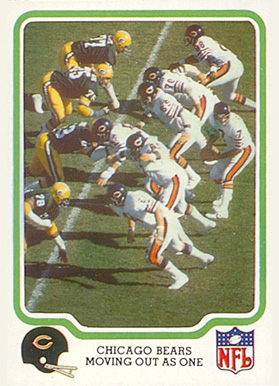 1979 Fleer Team Action Bears-Moving out as one #7 Football Card