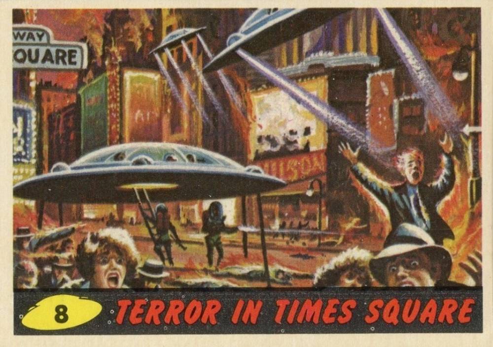 1962 Mars Attacks Terror in Times Square #8 Non-Sports Card