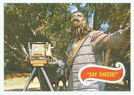1969 Topps Planet of the Apes "Say Cheese!" #17 Non-Sports Card