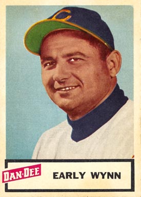 1954 Dan-Dee Potato Chips Early Wynn #29 Baseball Card