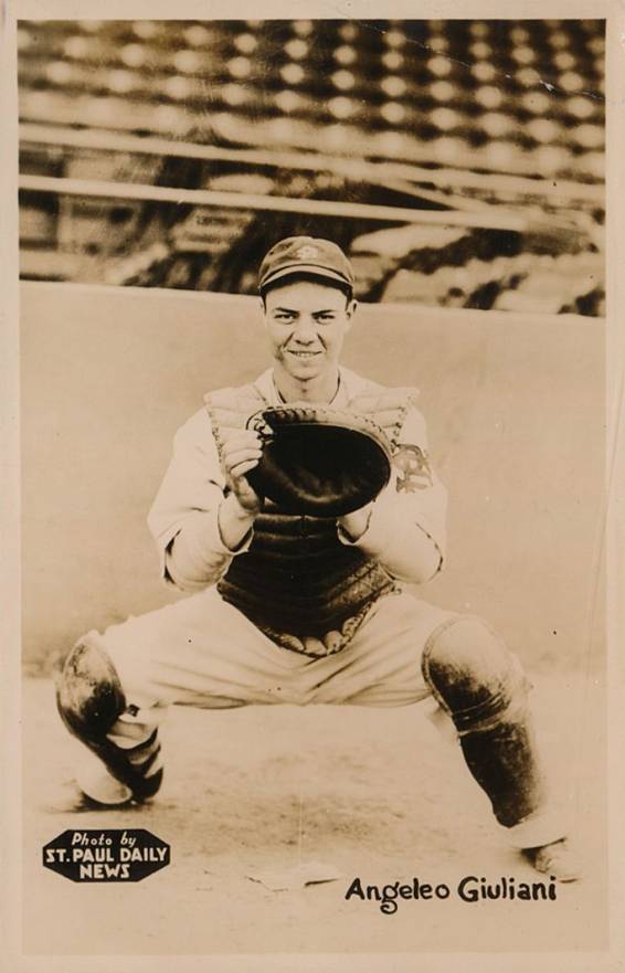 1933 Worch Cigar American Association (1933-34) Angeleo Giuliani #20 Baseball Card